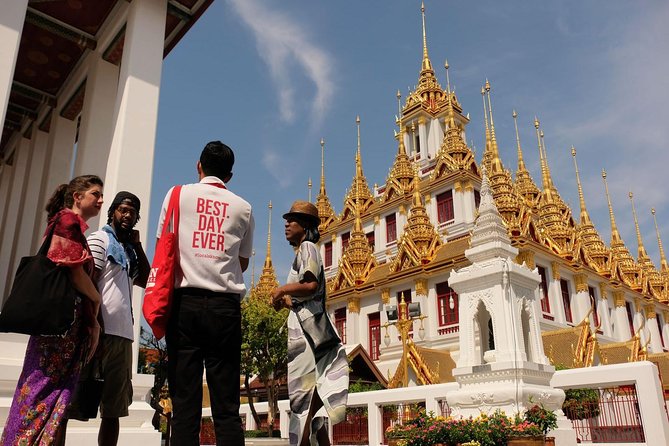 Bangkok Electric Tuk Tuk: Thonburi, Wang Lang & Food Tour - A short break at a riverside café