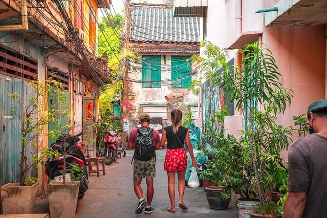 Bangkok Evening Food Tour by Tuktuk - Tom yum wontons with a Chinese-Thai connection