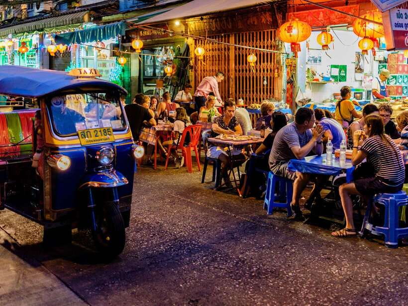 Bangkok: Evening Tour with Wat Arun, Wat Pho & Tuk Tuk Ride - What the $41 price really covers