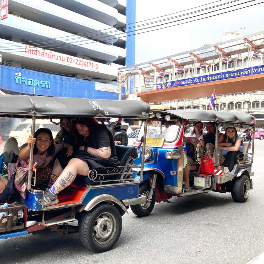 Bangkok: explore Wat Pho + tuk tuk sightseeing - Starting at MRT Sanam Chai and entering Wat Pho