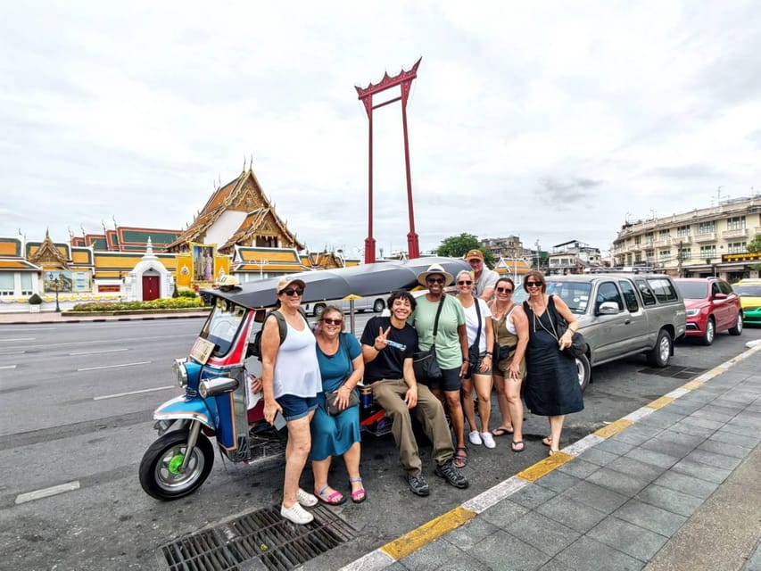 Bangkok: Guided Tour in a Typical Thai Tuk-Tuk - What the guides add to a short route