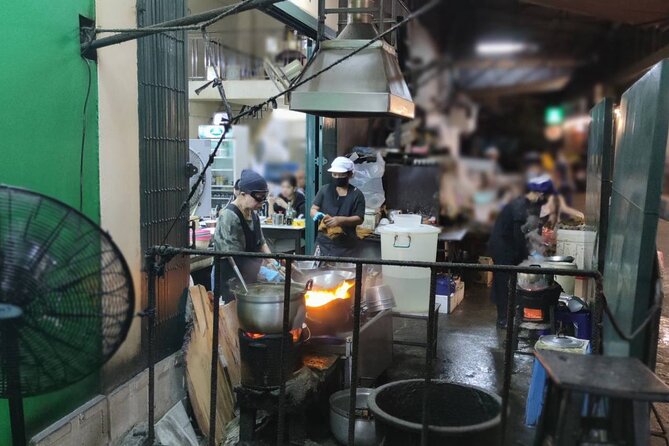 Bangkok: Michelin Guide Street Food Tour by Tuk Tuk - Crab fried rice, lime, and chilies