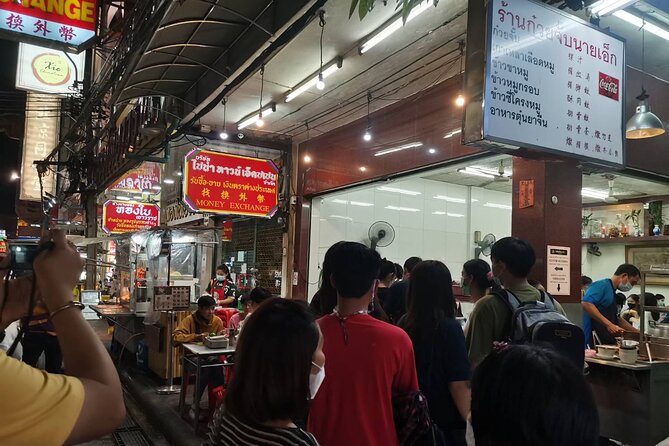 Bangkok: Michelin Guide Street Food Tour by Tuk Tuk - Jay Fai, long waits, and what Michelin means here