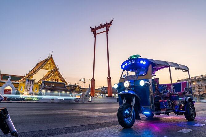 Bangkok: Michelin Street Eats by Tuk-Tuk Guided Food Tour - Riva Arun closes the evening beside the river