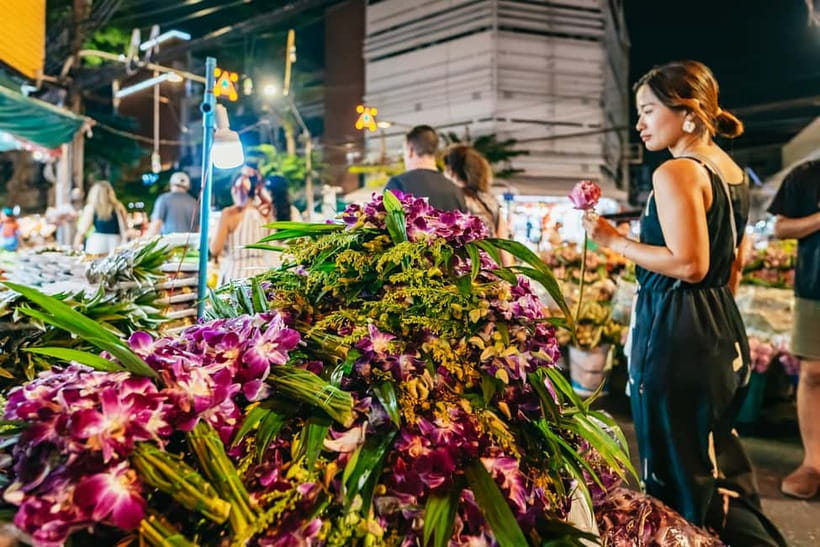Bangkok: Midnight Food Tour by Tuk-Tuk - Who should book this experience?