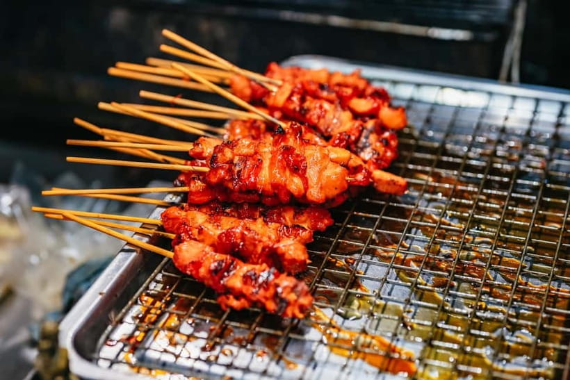 Bangkok: Midnight Food Tour by Tuk-Tuk - Guides make the food easier to understand