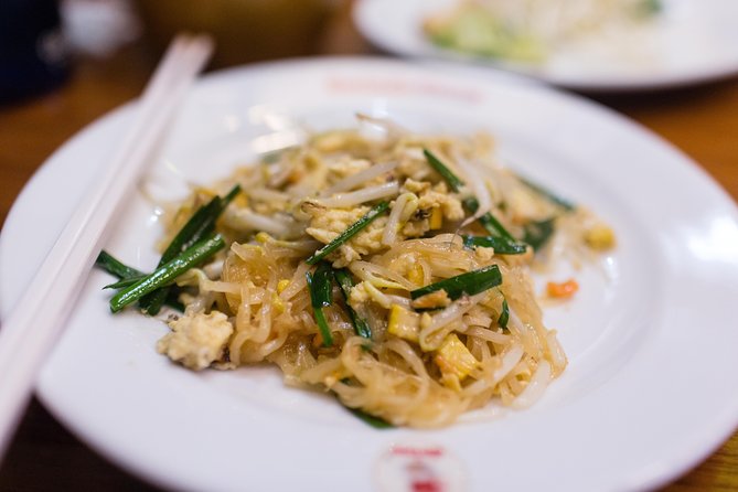 Bangkok Midnight Food Tuk Tuk Tour - Third stop: Bangkok street food and a full dinner