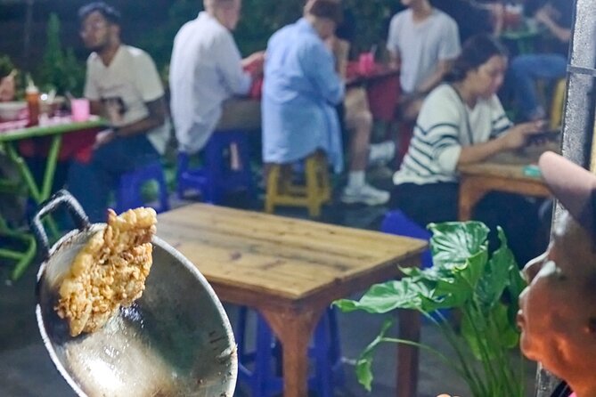 Bangkok Night Eats by Tuk Tuk - Hotel-pickup & Dinner - 7:00 p.m. hotel pickup and meeting the guide