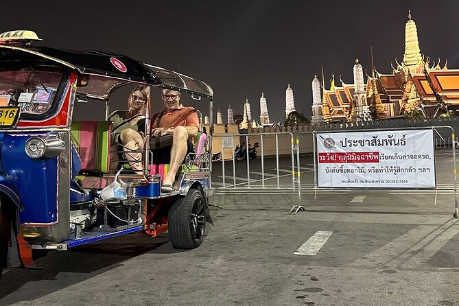 Bangkok Night Tour: Food, Temple & Tuk Tuk - Dinner at Khrua Khun Kung