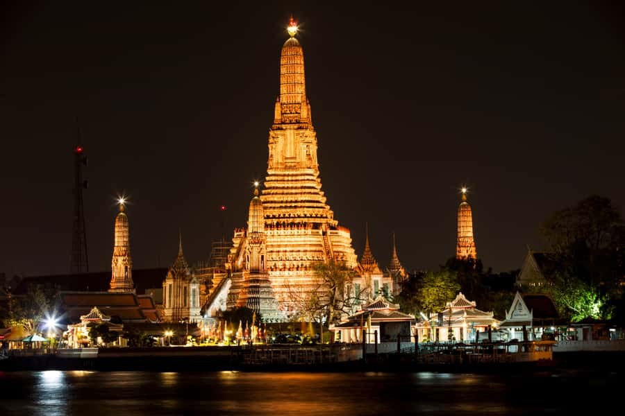 Bangkok Night Tuk Tuk: Private Tour of Markets & Landmarks - Chinagate and Wat Traimit connect old Bangkok with Chinatown