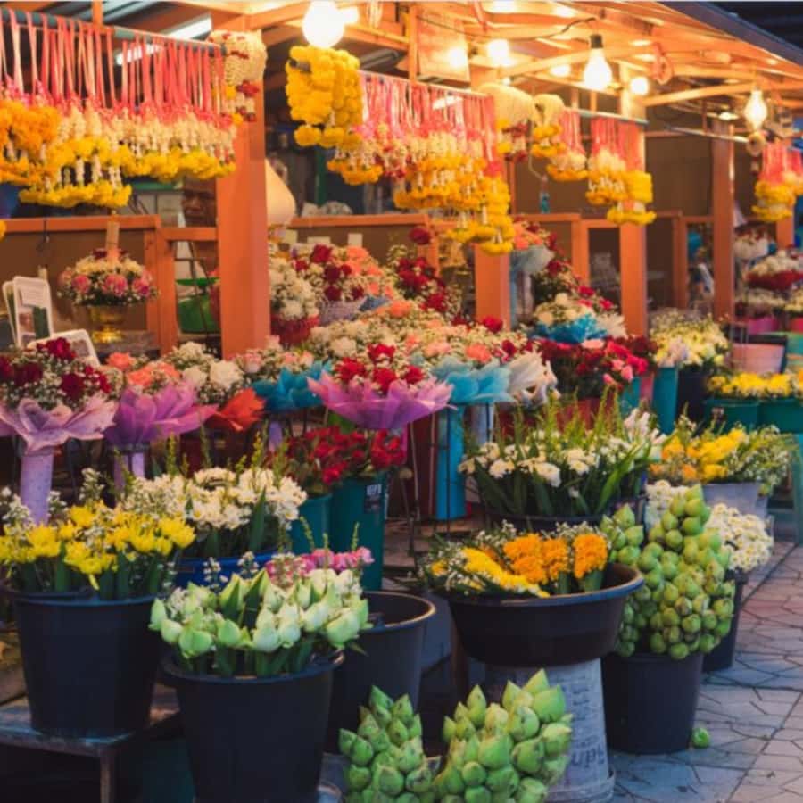 Bangkok Night Tuk Tuk: Private Tour of Markets & Landmarks - Kuan Yim Shrine adds a quieter Chinatown stop