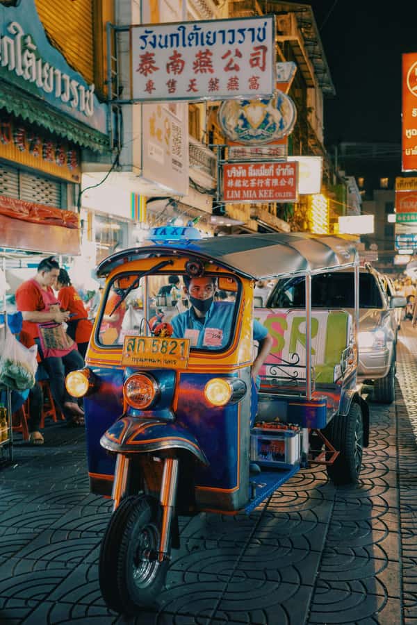 Bangkok: Private Tuk-Tuk Night Tour, River Boat & Eats - Eating through Chinatown after dark