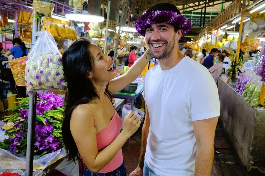 Bangkok: Tuk Tuk Adventure Chinatown Michelin Food & Temples - What $18 buys you