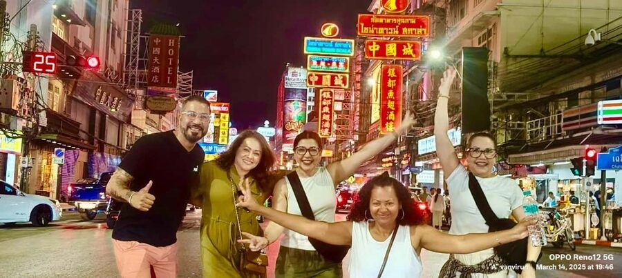Bangkok: Tuk Tuk Adventure Chinatown Michelin Food & Temples - Wat Arun, Wat Pho, and the Grand Palace after dark