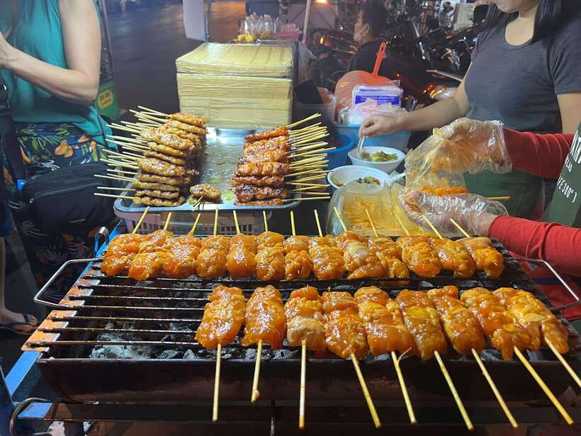 Bangkok Tuk-Tuk by Night with Chinatown Street Food Meal - Pak Khlong Talat and the lotus lesson