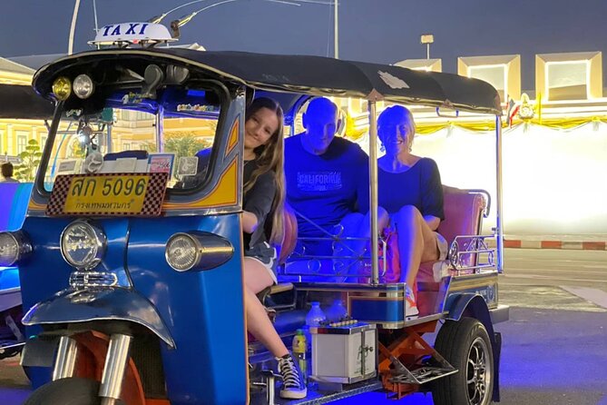 Bangkok Tuk-Tuk Tour by Night with Chinatown Street Food Meal - Starting at Saphan Taksin and boarding the river
