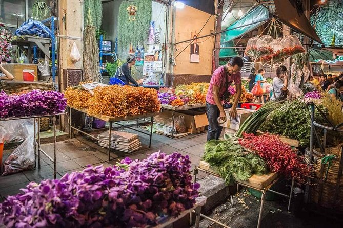 Bangkok Tuk Tuk Tour - Hotel-pickup & Dinner - Climbing the Golden Mount at Wat Saket