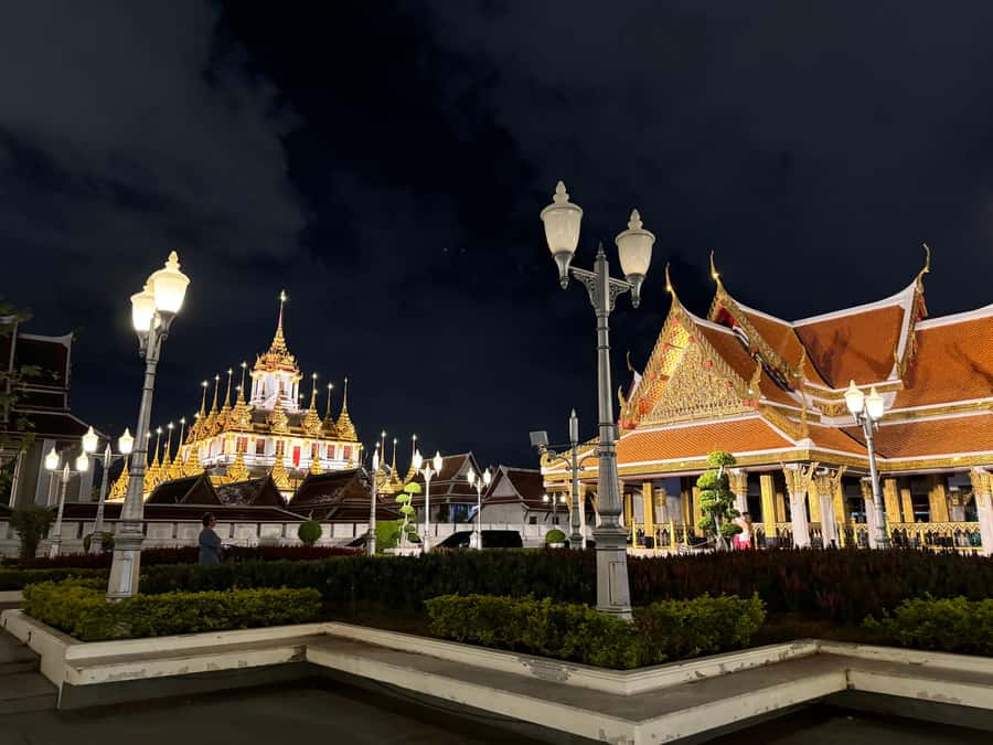 Bangkok: TUK TUK Tour Night Life Private with Hotel Pick Up - Guides can shape the whole evening