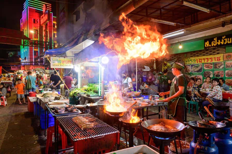 Bangkok: TUK TUK Tour Night Life Private with Hotel Pick Up - Why Bangkok works so well after sunset