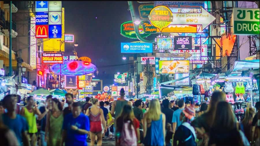 Bangkok: TUK TUK Tour Night Life Private with Hotel Pick Up - Khao San Road brings the noise