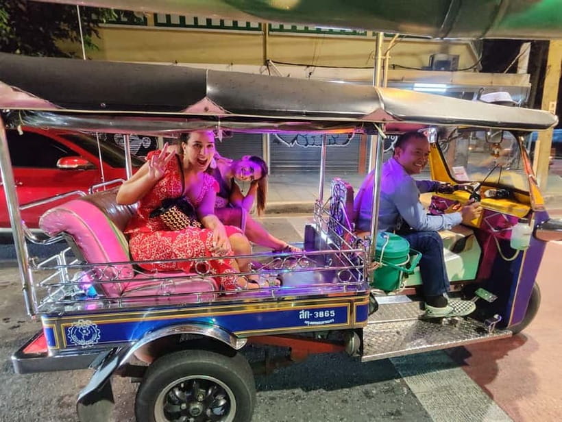 Bangkok Tuk Tuk Tour with Hotel Pick up and Dinner - Chinatown brings the city to the table