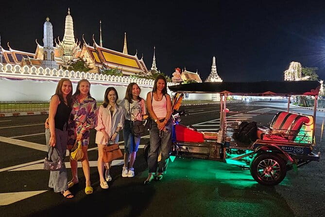 Bangkok TUK TUK Twilight Cultures Market and Food Taste - Pak Khlong Flower Talat shows Bangkok at work