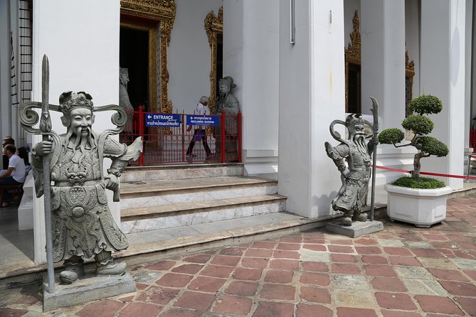 Bangkok Tuk Tuk Walk & Temple Tour With Wat Pho, Arun & Traimit - What the transport mix adds