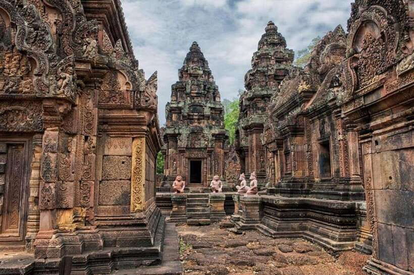 Bantey Srei, Kbal Spean and Landmine museum Private Tuk-Tuk - Banteay Srei and its pink sandstone carvings