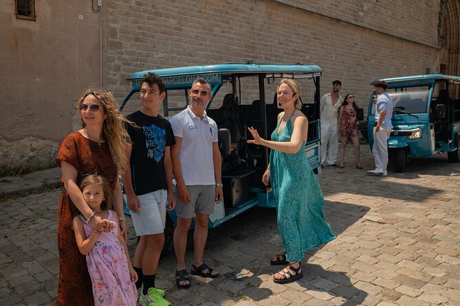 Barcelona: City Highlights Private Tuk-Tuk Tour - Casa de les Punxes, Casa Milà, and Casa Batlló