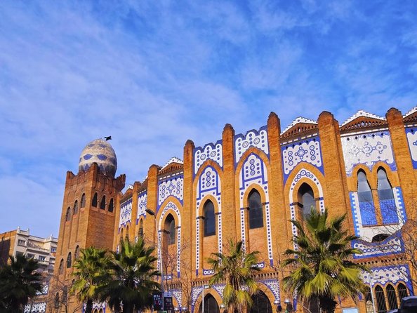 Barcelona Expert Tour with Local Guide in Eco Tuk Tuk Private - Key points to know before booking