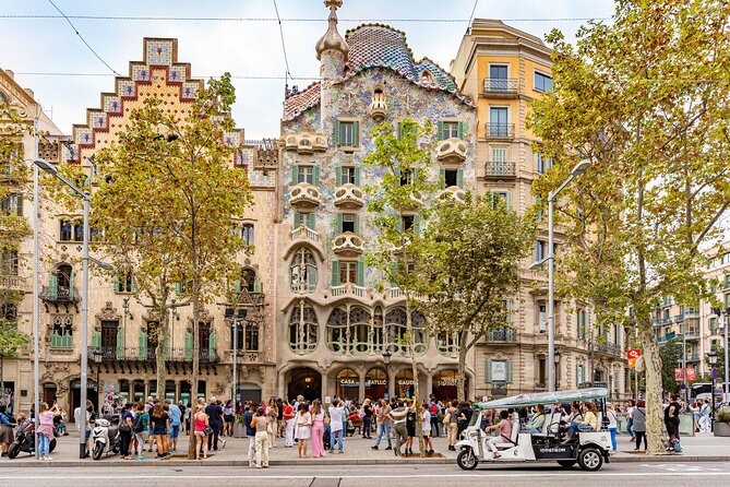 Barcelona Express Tour in a Private Eco Tuk Tuk - Sagrada Família, seen without the long visit