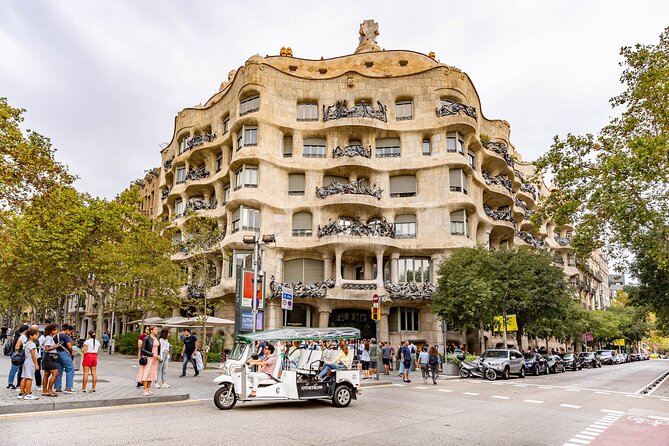 Barcelona Historical Tour with Local Guide in Eco Tuk Tuk Private - Port Vell and Barcelona’s waterfront