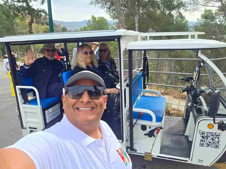 Barcelona: Tour by electric tuk tuk - Sagrada Familia from the open air
