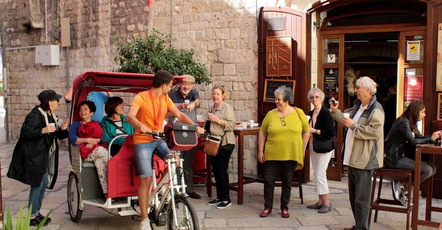 Bari: Rickshaw Street Food Tour - Seeing Bari from an eco-friendly rickshaw