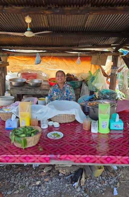 Battambang: Morning Tuk Tuk Food Tour of Our Iconic Dishes - Who should book this food tour?