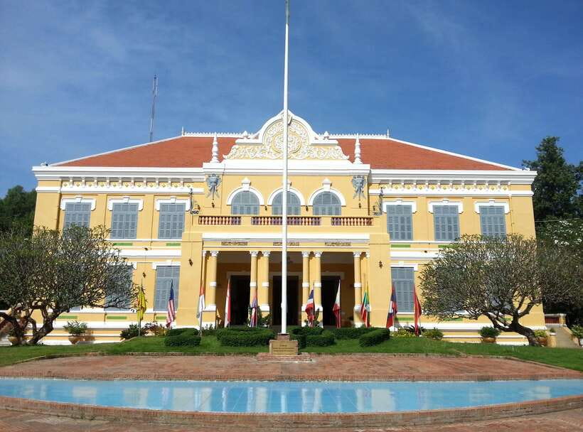 Battambang: Tuk-Tuk, Bamboo Train, Killing/Bat Caves, Sunset - Villages, plantations, and rice fields