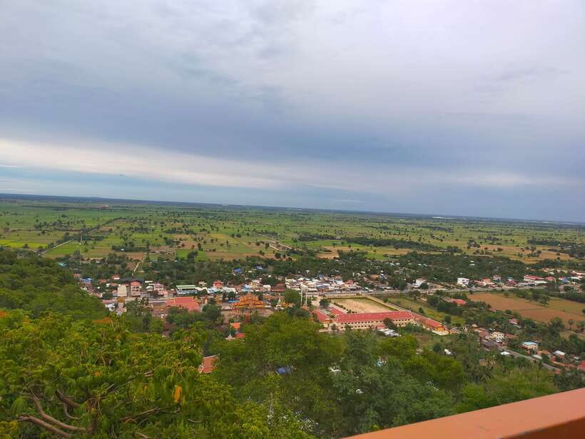Battambang: Tuk-Tuk, Bamboo Train, Killing/Bat Caves, Sunset - Temples, monkeys, and the sunset viewpoint