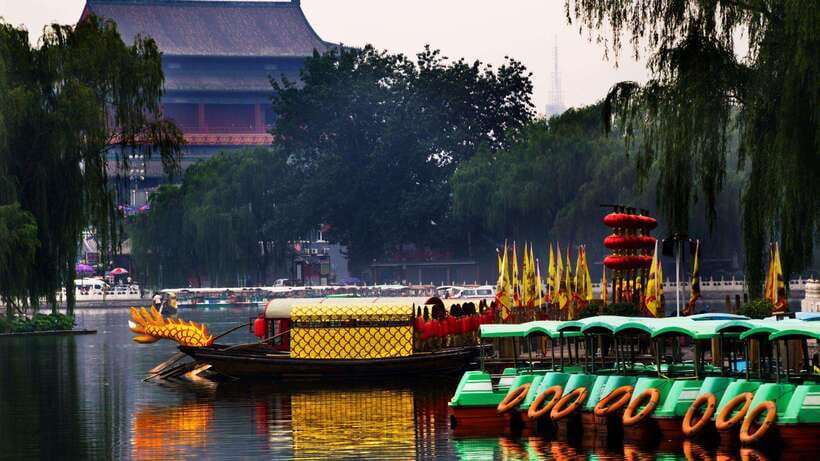 Beijing: Hutong Private Tour - Rickshaw Ride & English Guide - Food, timing, and practical value