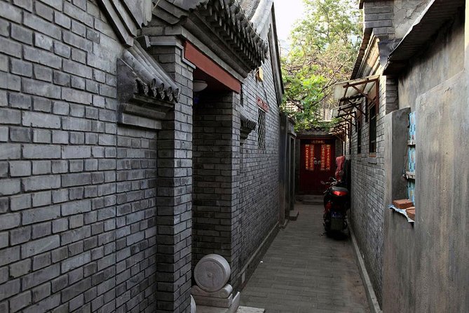 Beijing Old Hutongs Tour by Rickshaw - The possible silk factory detour