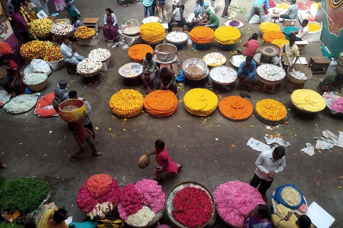 Bengaluru by Tuk Tuk - Kote Venkataramana Temple shows a different Bengaluru