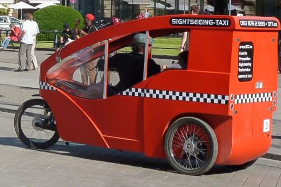 Berlin Express: Private 1-Hour E-Rickshaw Ride - Who should book this Berlin ride