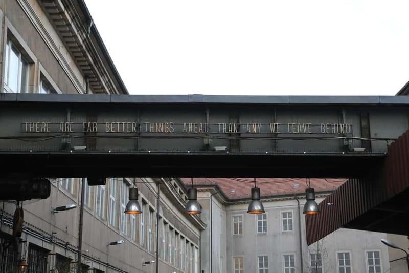 Berlin: Private Sightseeing Tour in an E-Rickshaw - Nikolaiviertel and the old Berlin center