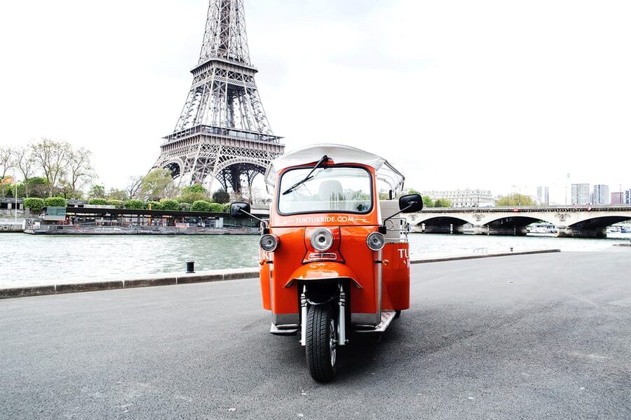Best of Paris in 2 Hours by Private Electric TukTuk - Invalides and the return toward the Left Bank