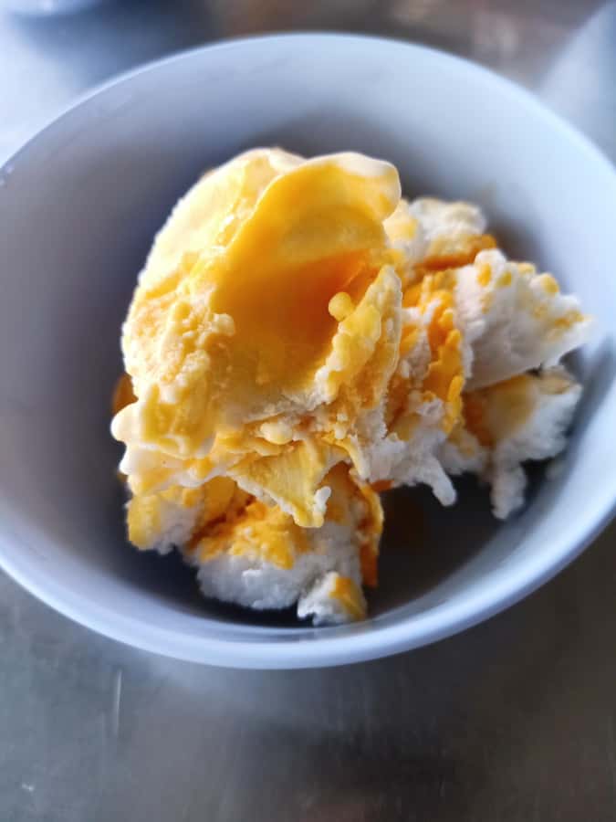 BKK’s Ultimate Food & Canal Tour "Tuk-Tuk Temples & Tastes" - The first tastings: banana snacks, Gui Chai, and local coffee