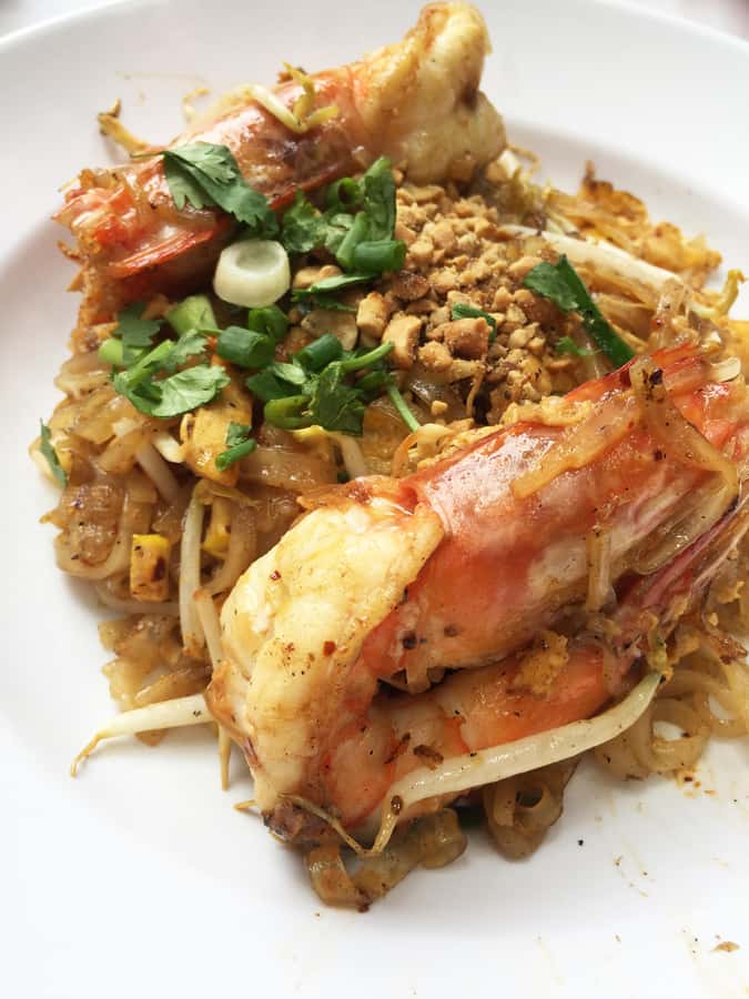 BKK’s Ultimate Food & Canal Tour "Tuk-Tuk Temples & Tastes" - What the guides add to the day