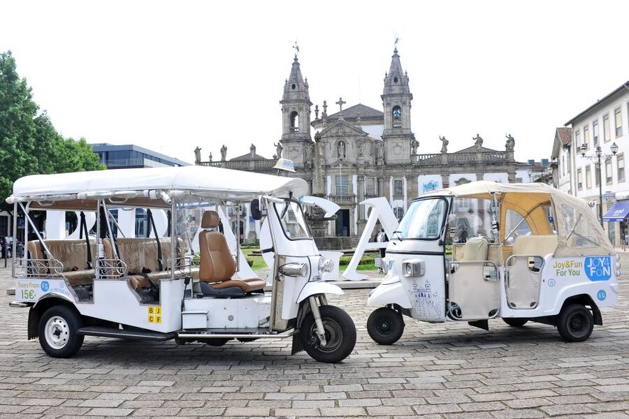 Braga: Tuk Tuk City Tour - Braga’s center, from Roman remains to modern streets