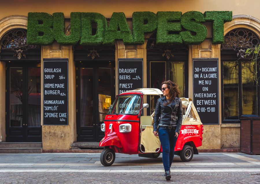 Budapest: 2-Hour Private TukTuk Tour - What the guide adds to the ride