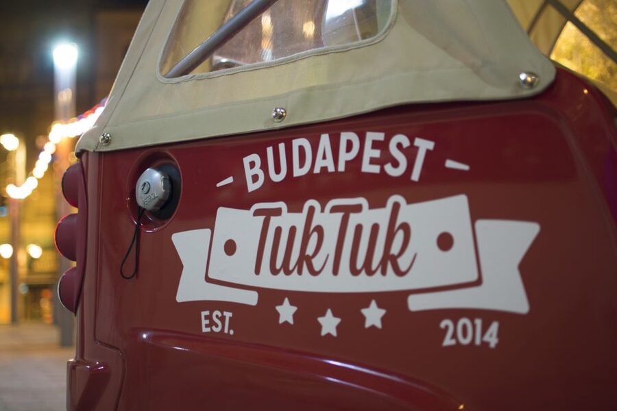 Budapest: 2-Hour Private TukTuk Tour - Starting in central Budapest