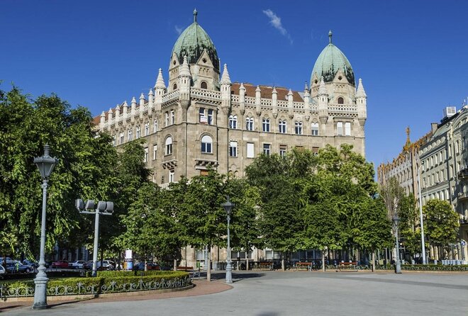 Budapest Private Tuk Tuk Half-Day Tour - From St. Stephen’s Basilica to Andrássy Avenue