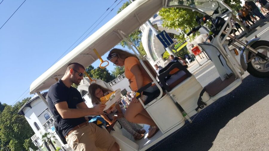 Budapest: Sightseeing Tour by Electric Tuktuk - The Jewish Quarter and the Great Synagogue